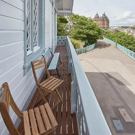 The Hot Tub, Pool, Gym, Location Holiday home