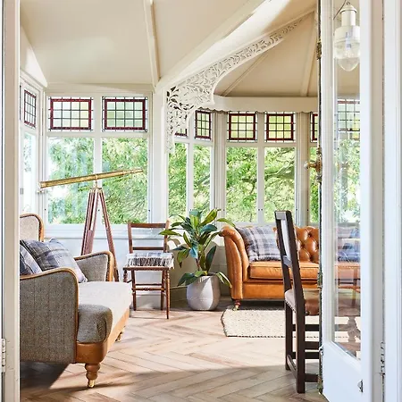 The Hot Tub, Pool, Gym, Location Holiday home