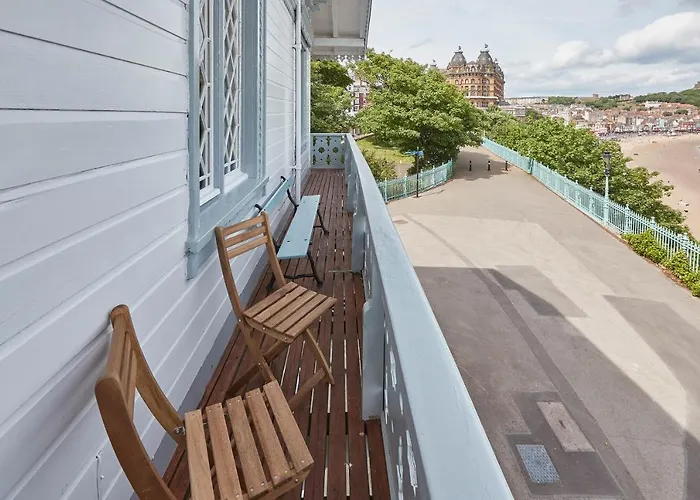 The Hot Tub, Pool, Gym, Location Holiday home