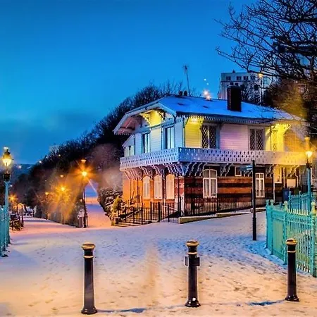 Tatil Evi The Hot Tub, Pool, Gym, Location *