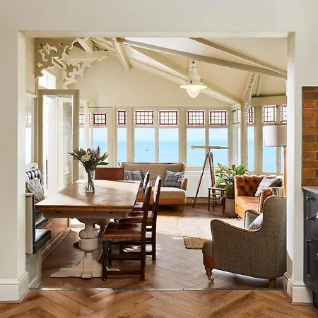 Semesterbostad The Hot Tub, Pool, Gym, Location *